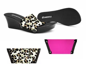 * An Elegance Black Interchangeable Wedge Grassy Leopard Shoe Travel Kit*