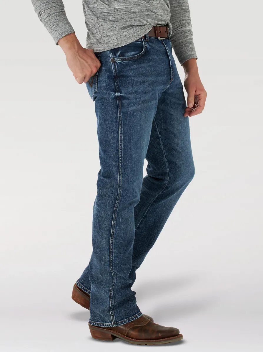 112314613 - Wrangler Retro® Men's Relaxed Fit Bootcut Jean