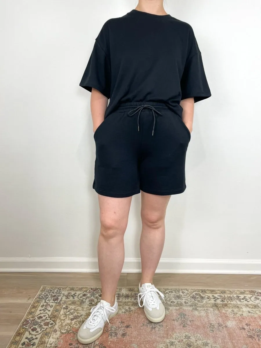 Baggy Sweatshorts in Black