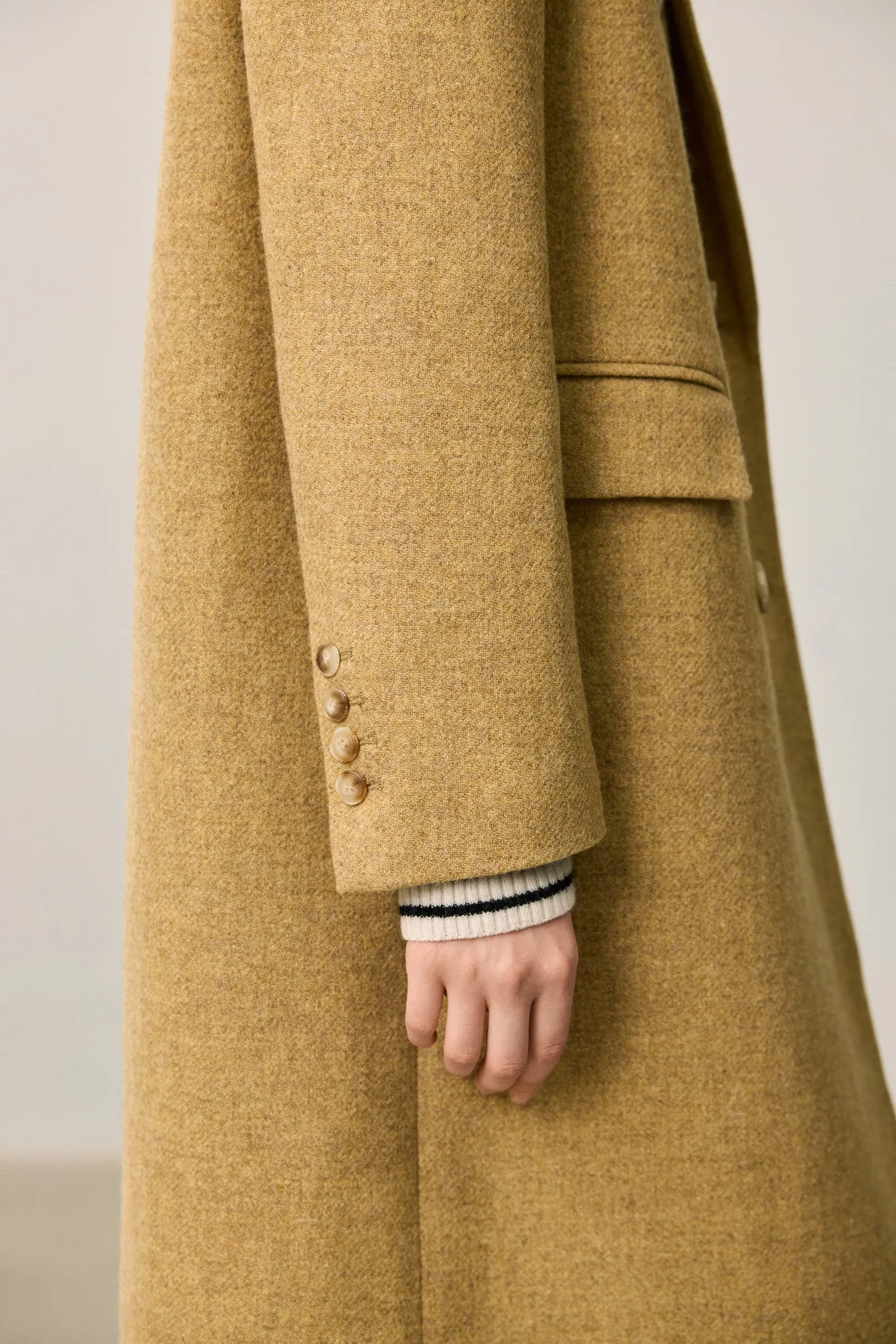 LILY Classic Wide-Shoulder Versatile Wool Coat